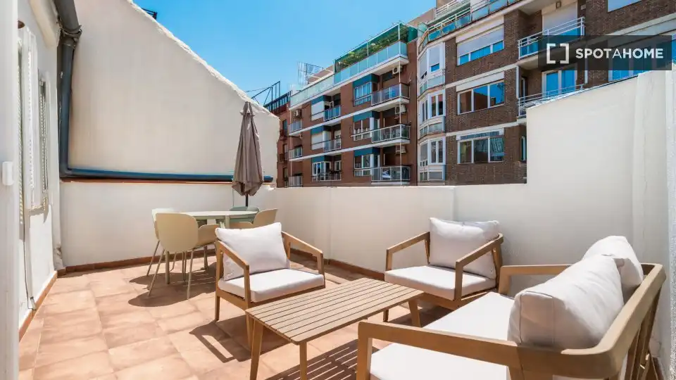 Terrassa de Apartament per a compartir en Madrid amb Aire condicionat, Calefacció i Terrassa