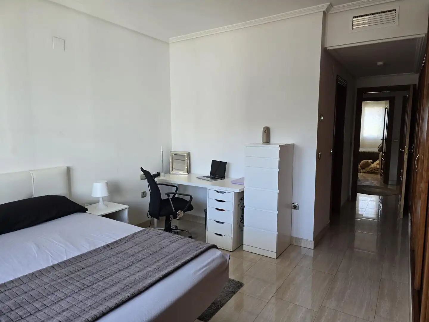 Bedroom of Flat for sale in Córdoba  with Air Conditioner, Terrace and Storage room