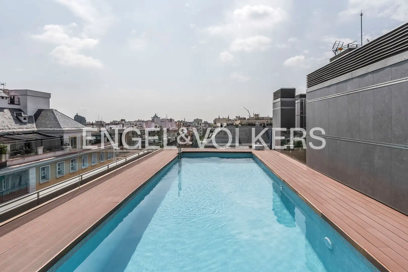 Terrace of Flat for rent in Madrid  with Air Conditioner, Heating and Storage room
