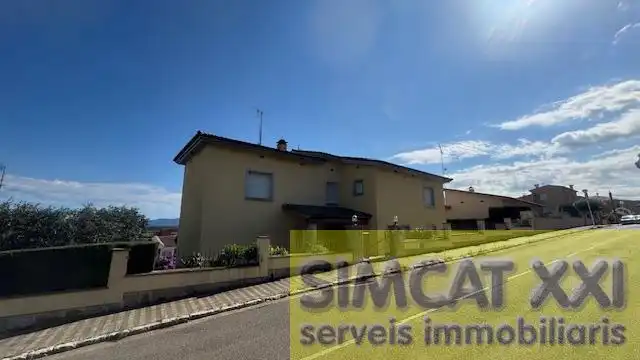 Exterior view of Houses for sale in Figueres  with Air Conditioner, Heating and Terrace