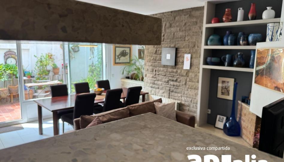 Foto 1 de Casa adosada en venda a  Viladomat de, Gràcia, Barcelona