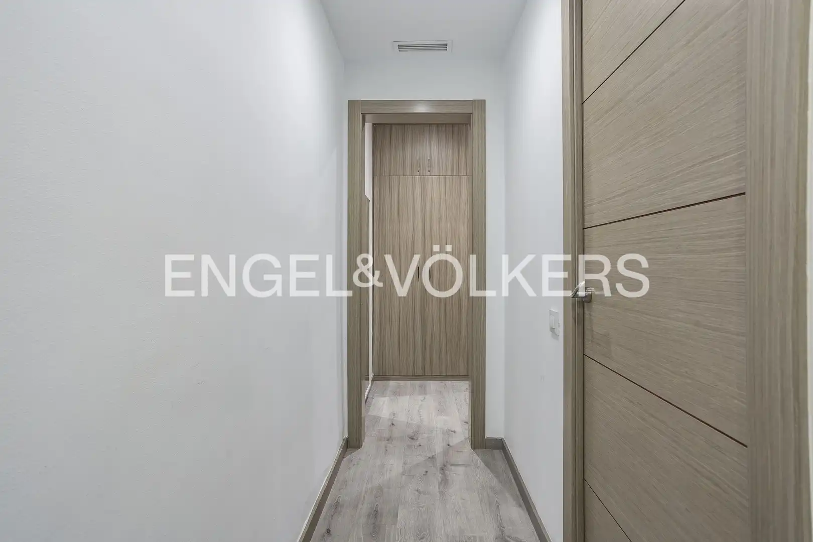 Piso en venta en Barcelona con Aire acondicionado, Calefacción y Balcón