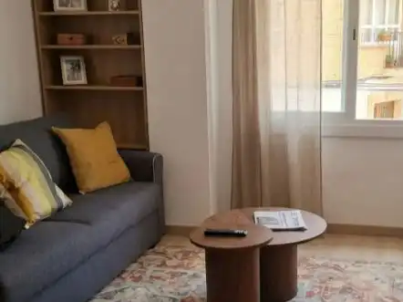 Sala d'estar de Pis de lloguer en Avilés amb Calefacció, Parquet i Moblat