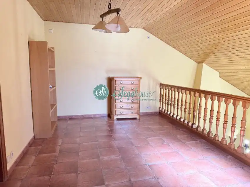 Habitación de Casa o chalet de alquiler en Valverde del Majano con Calefacción, Terraza y Balcón