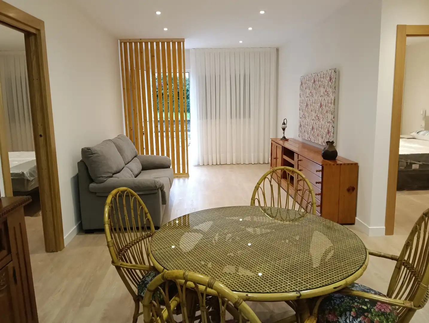 Sala d'estar de Pis en venda en Cartes amb Parquet i Moblat