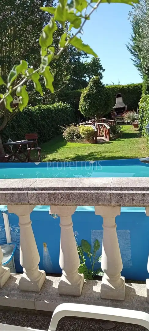 Swimming pool of Houses for sale in Miranda de Ebro