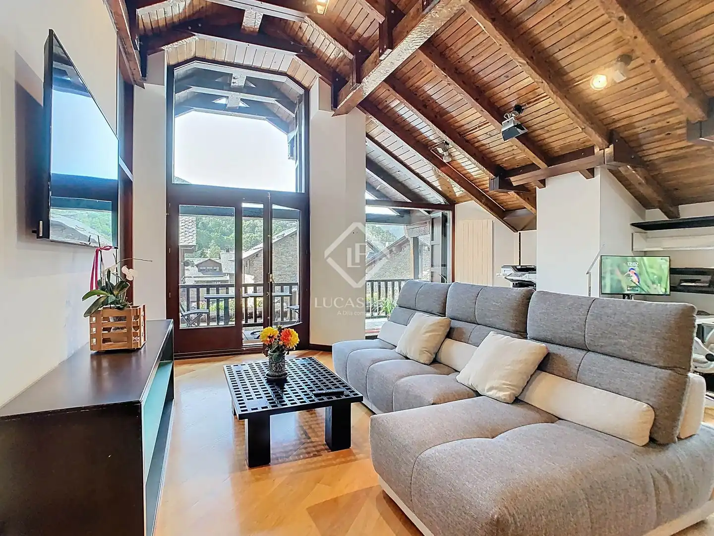 Sala de estar de Piso en venta en Ordino con Calefacción, Parquet y Terraza