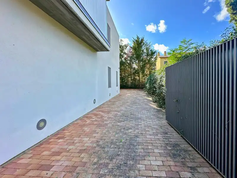Houses for sale in N/A, Centre