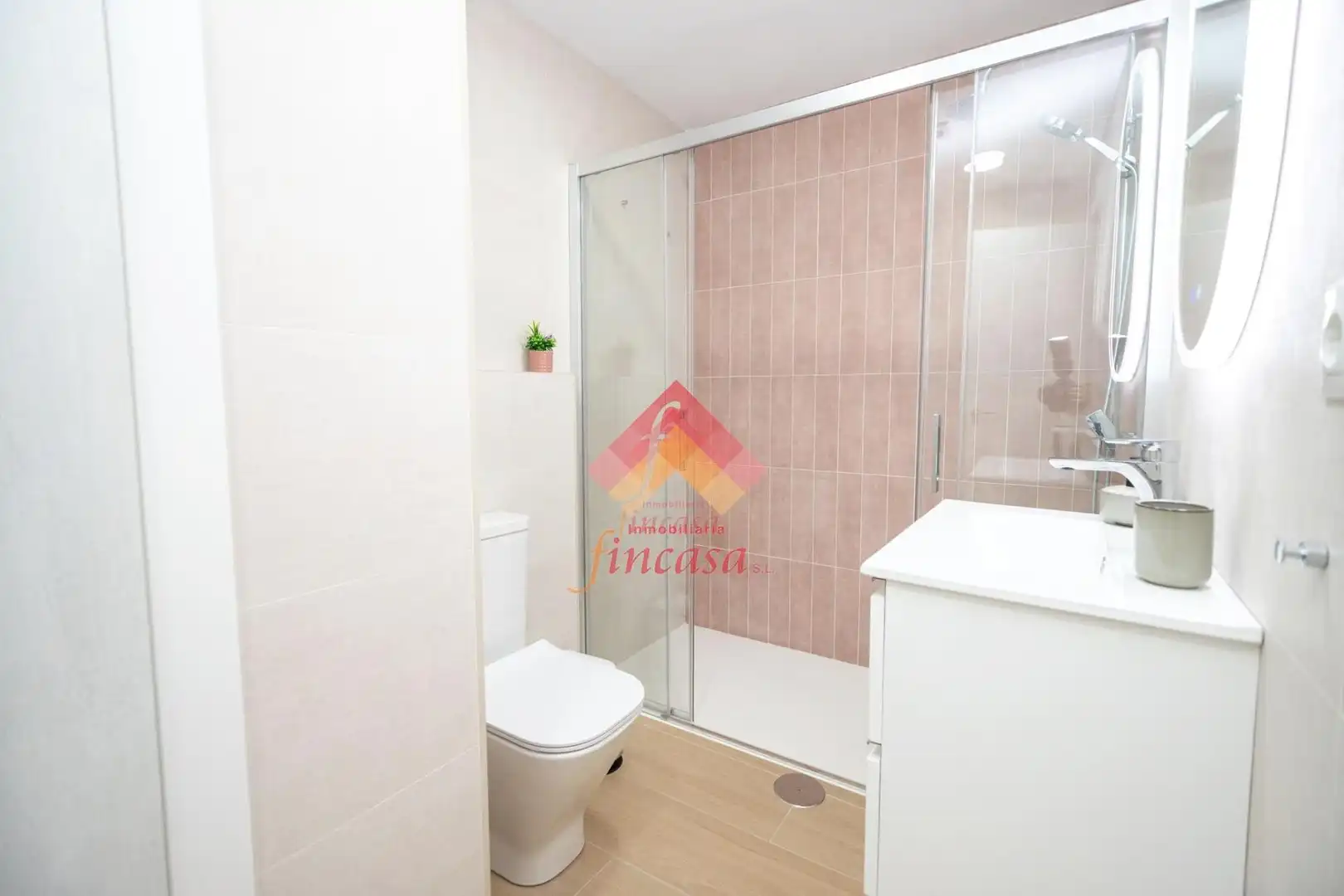 Bathroom of Flat for sale in Ronda  with Heating, Terrace and Furnished