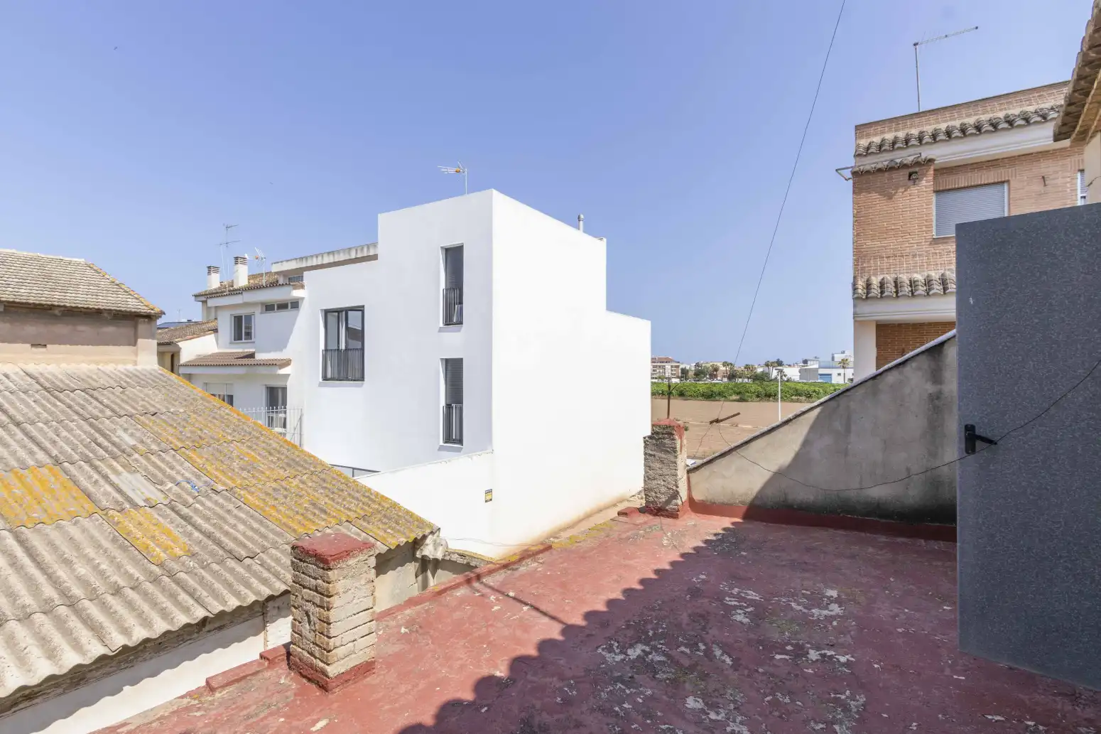 Vista exterior de Casa adosada en venda en Bonrepòs i Mirambell amb Terrassa i Traster