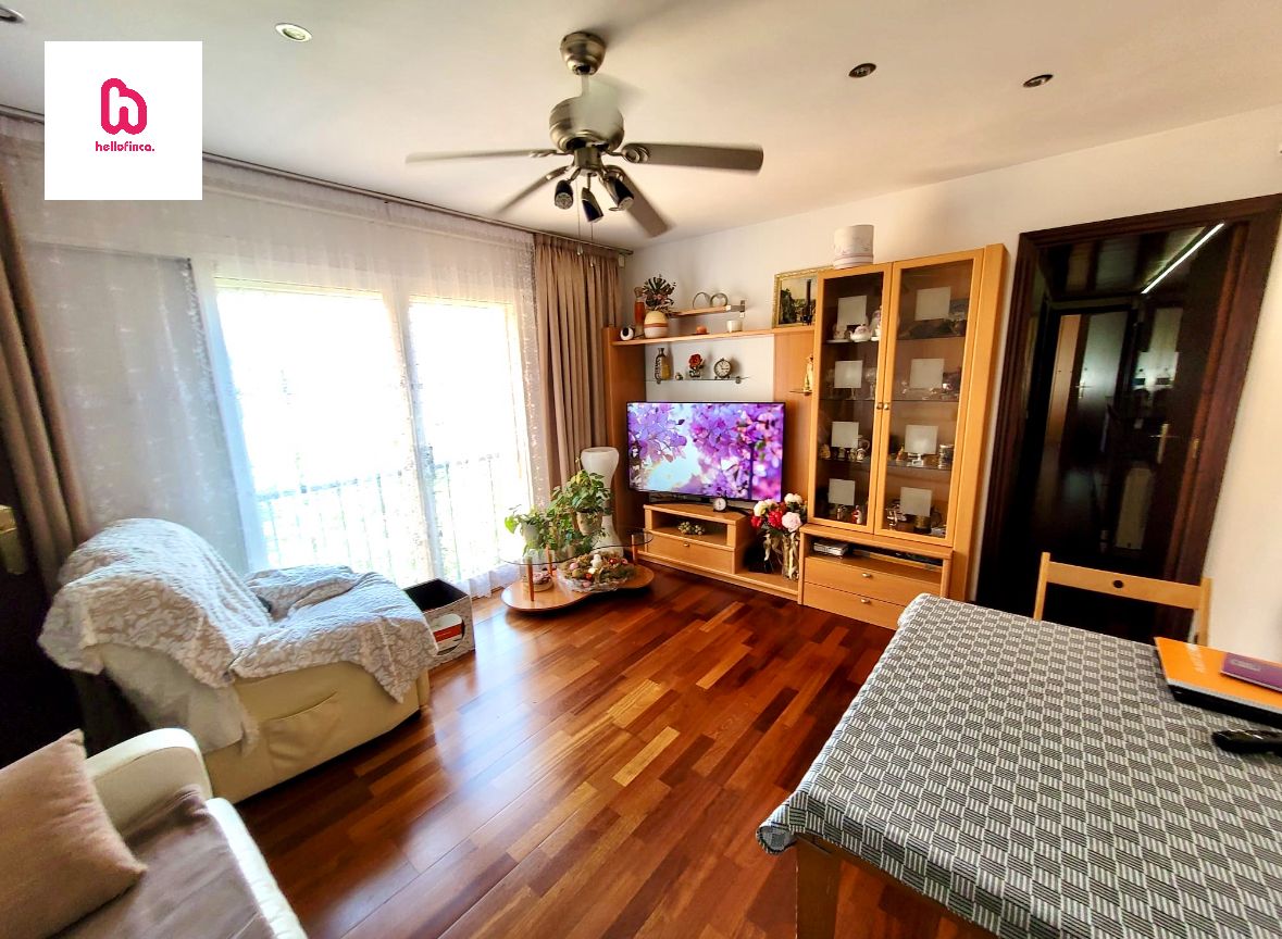 Living room of Flat for sale in Badalona  with Air Conditioner, Heating and Furnished