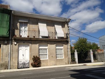 Casa amb balcó en venda a Avenida de Compostela