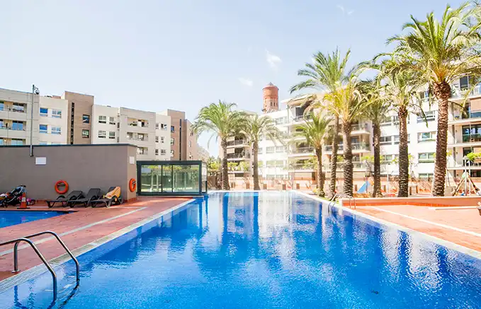 Piscina de Pis en venda en Barcelona amb Aire condicionat, Calefacció i Terrassa
