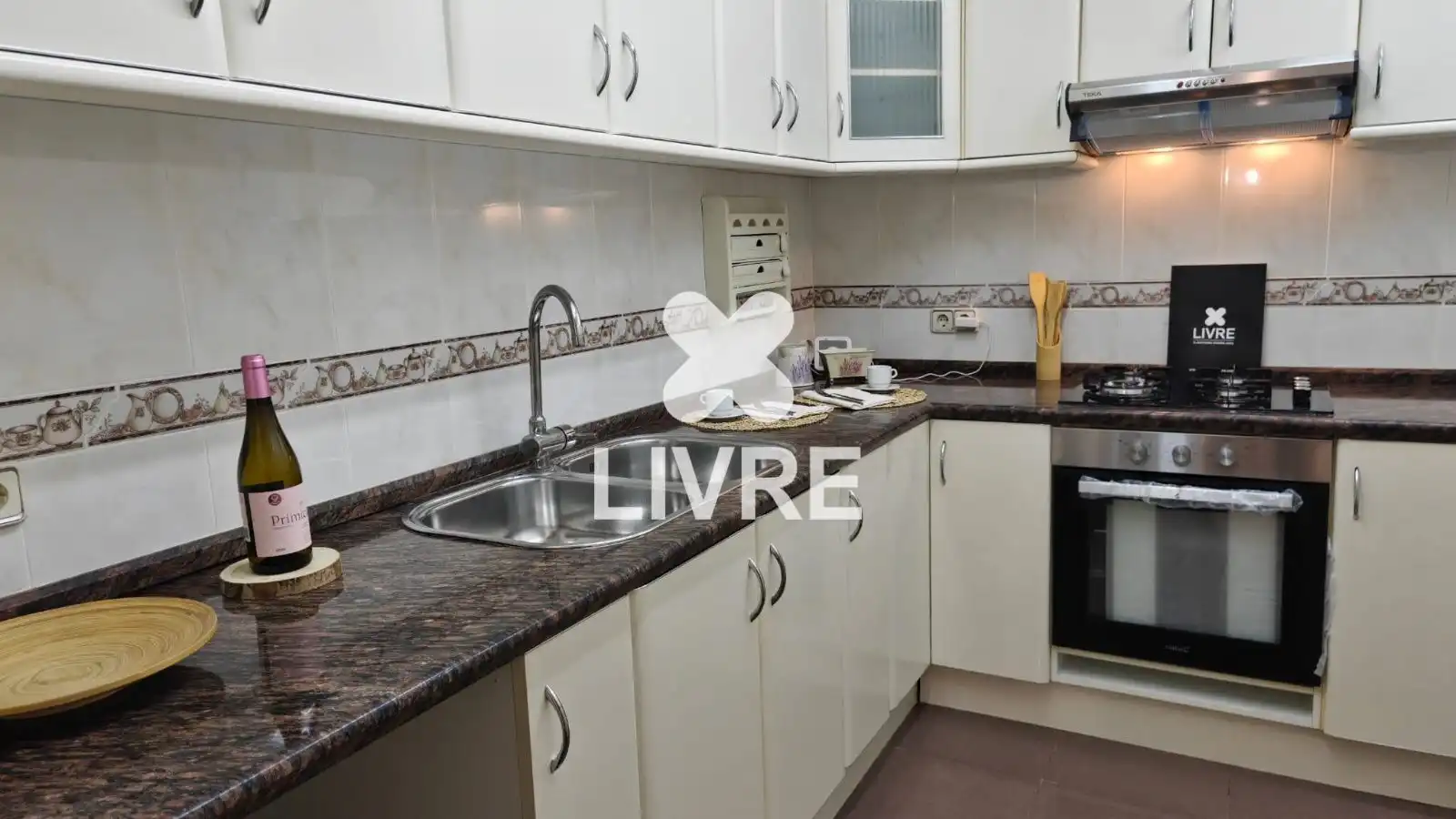 Cocina de Piso en venta en Sant Boi de Llobregat con Aire acondicionado, Parquet y Horno