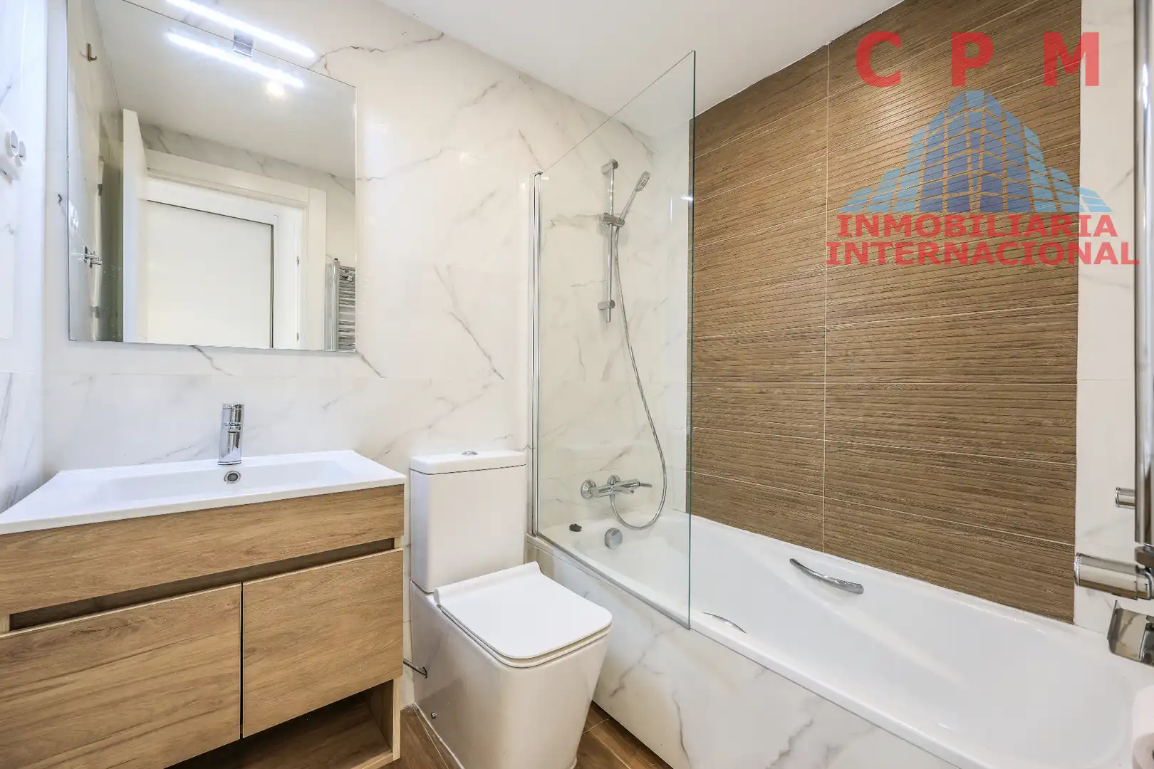 Bathroom of Flat for rent in Las Rozas de Madrid  with Air Conditioner, Heating and Parquet flooring