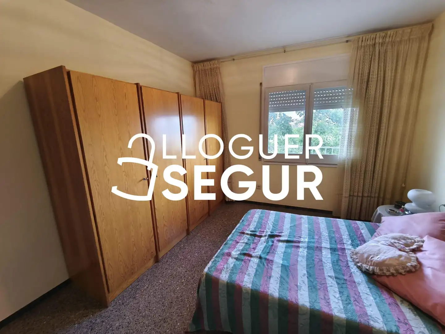 Habitación de Piso de alquiler en Pineda de Mar con Terraza y Amueblado
