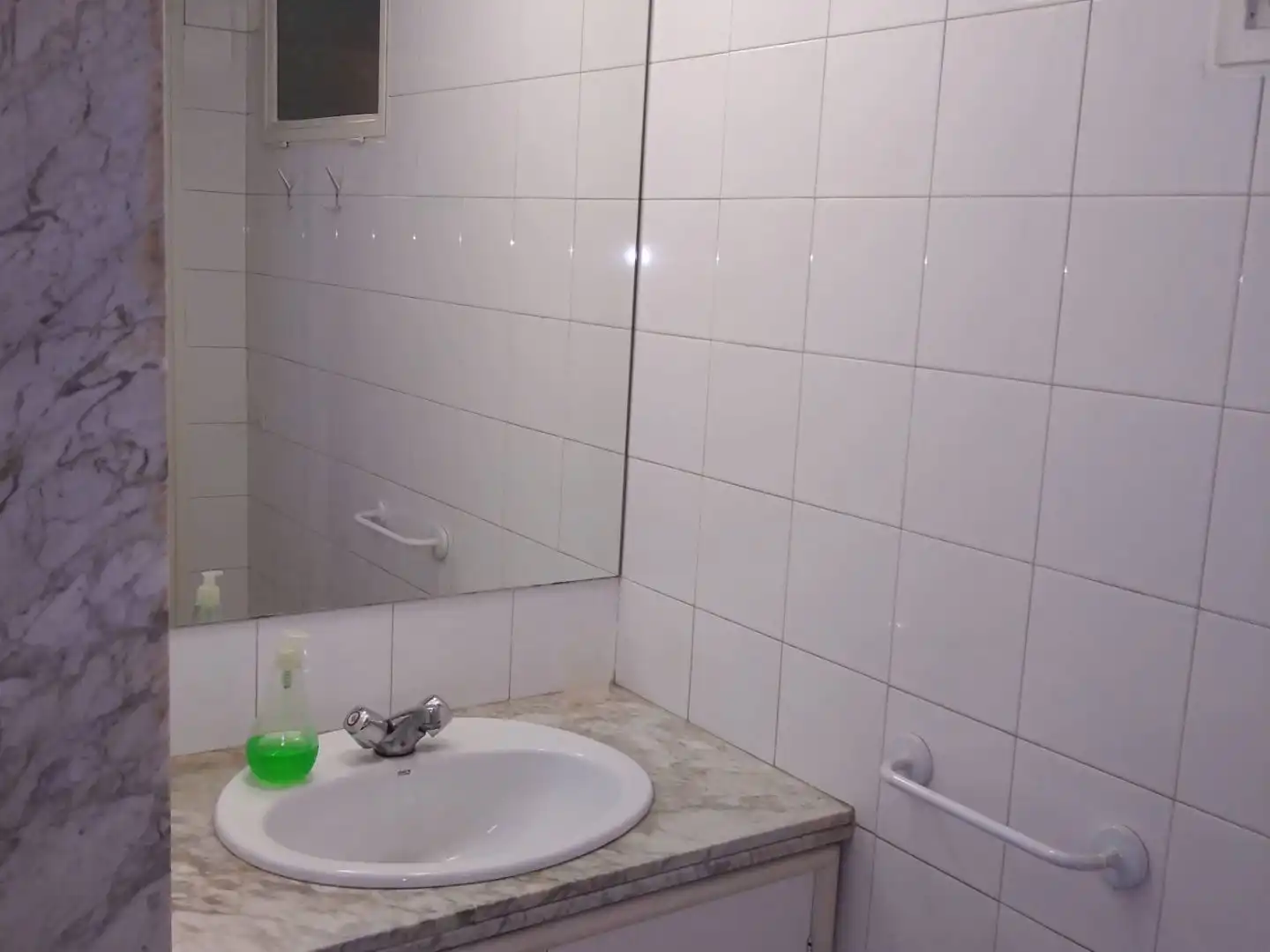 Baño de Local de alquiler en  Logroño con Aire acondicionado y Amueblado