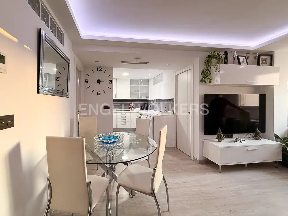 Flat for rent in Valencia  with Air Conditioner, Heating and Furnished