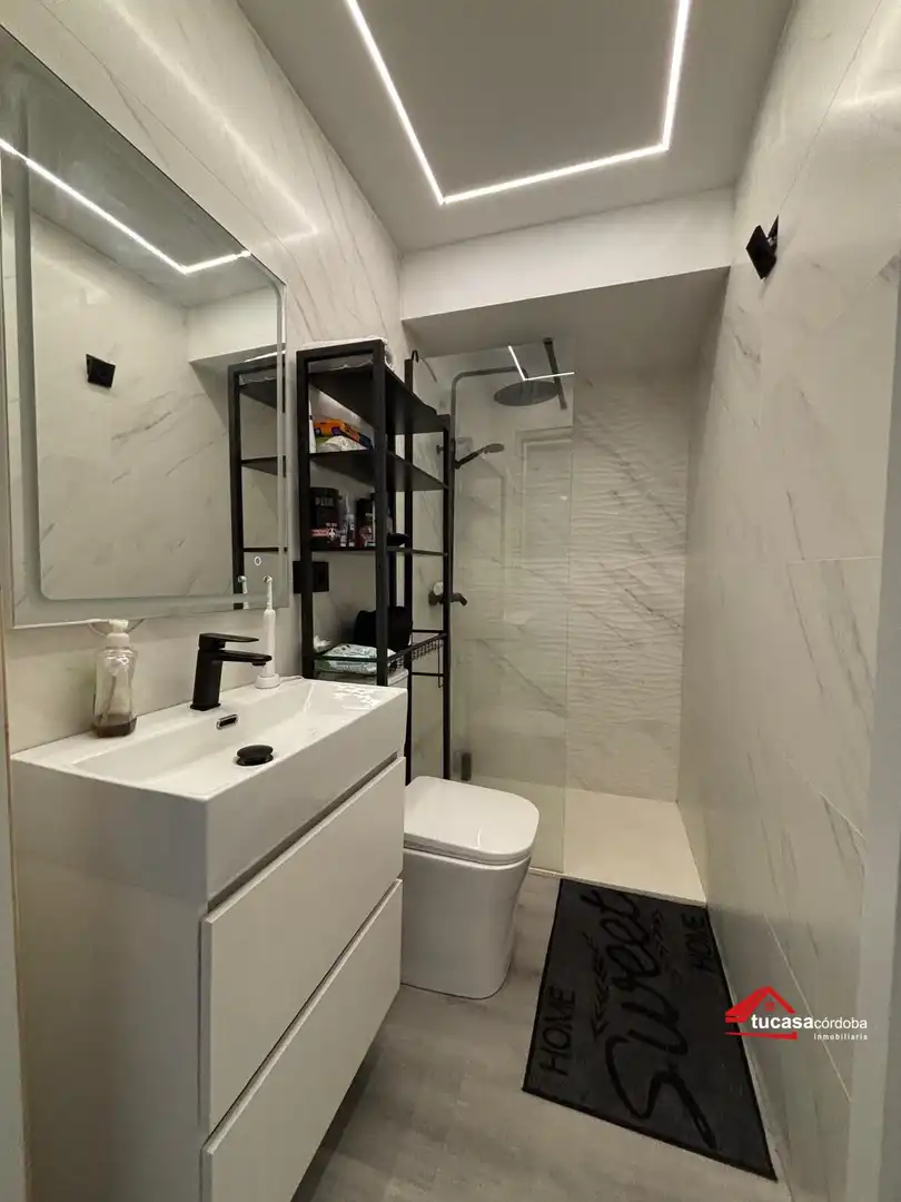 Bathroom of Commercial properties for sale in Córdoba  with Air Conditioner