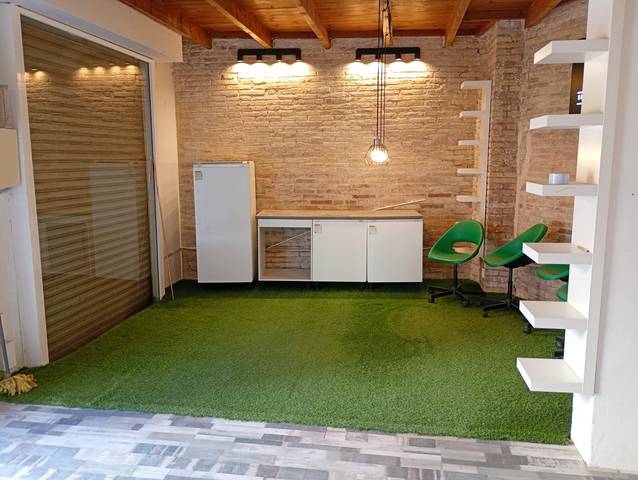 Local comercial en Alquiler en Carrer de Teodor Llorente en El Guinardó
