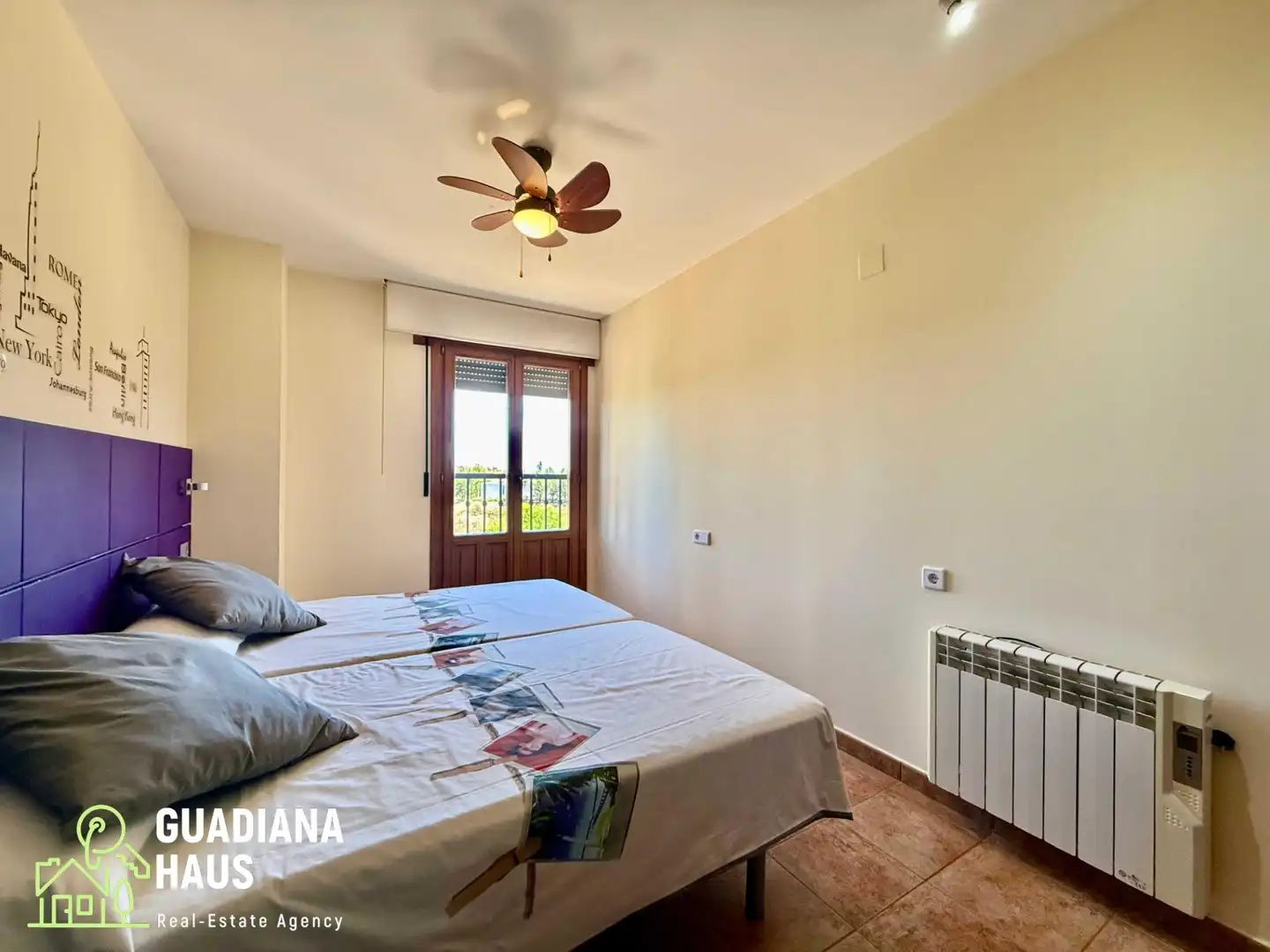 Dormitori de Apartament en venda en Ayamonte amb Jardí privat, Terrassa i Piscina comunitària