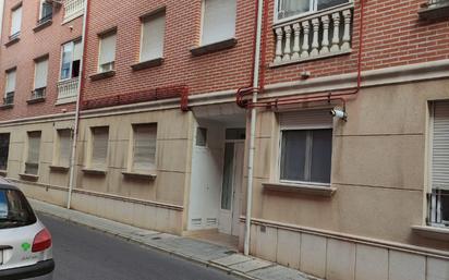 Exterior view of Flat for sale in Medina del Campo  with Air Conditioner, Heating and Parquet flooring