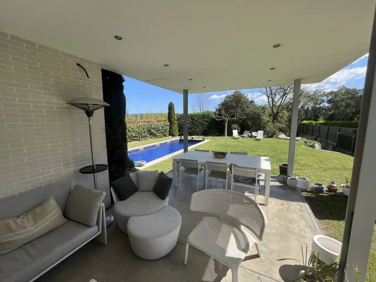 Terrassa de Casa o xalet en venda en Girona amb Aire condicionat, Calefacció i Jardí privat