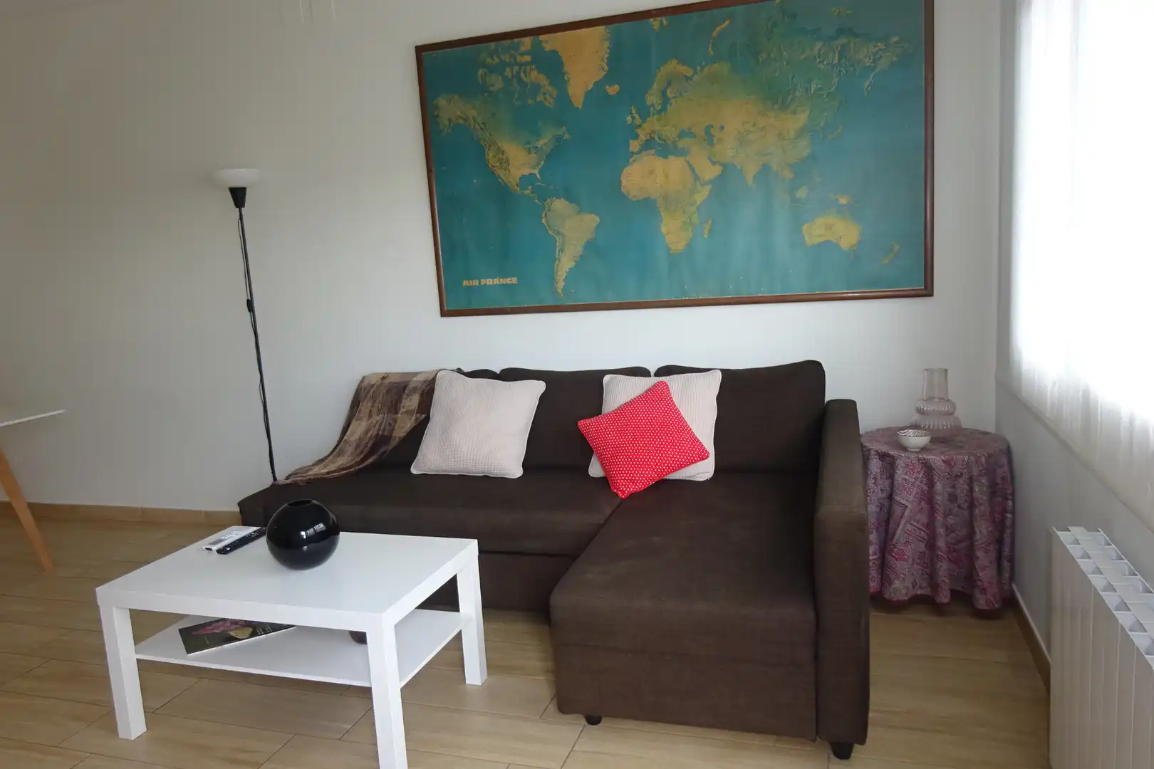 Flat for rent in Carrer de Bordeus, Barri de les Corts