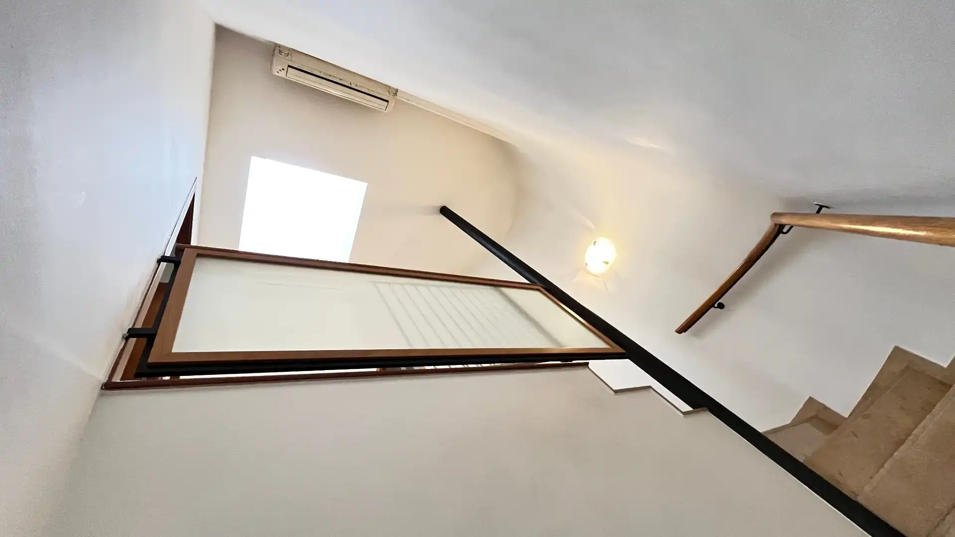 Einfamilien-Reihenhaus zum Verkauf in Santa Coloma de Cervelló mit Klimaanlage, Heizung und Parkett