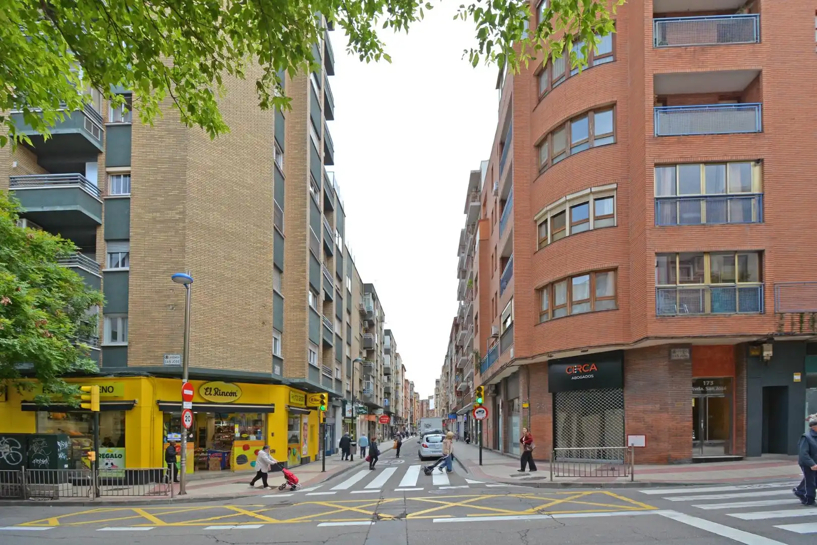 Vista exterior de Piso en venta en Zaragoza con Calefacción