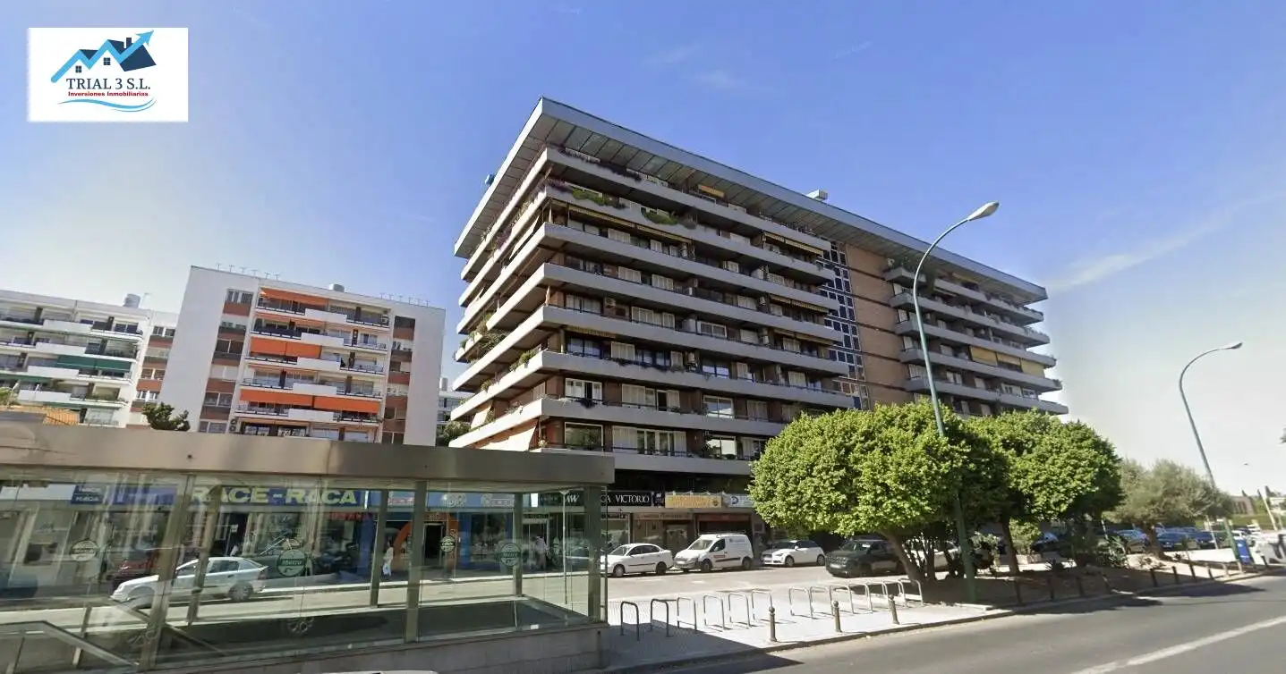 Vista exterior de Piso en venta en Sevilla