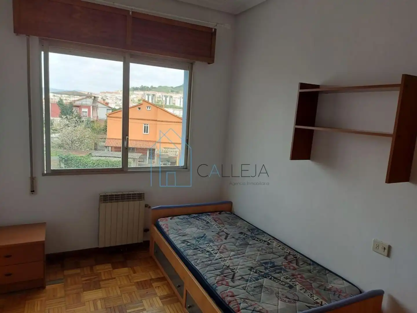 Habitación de Piso en venta en Ourense Capital  con Calefacción y Trastero