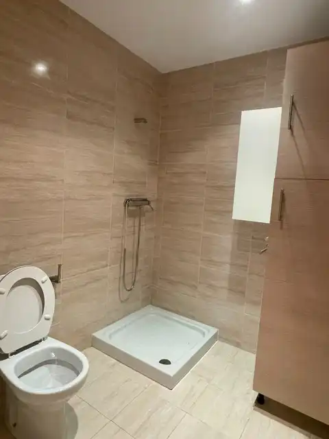 Badezimmer von Büro zur Miete in Santander mit Klimaanlage und Heizung