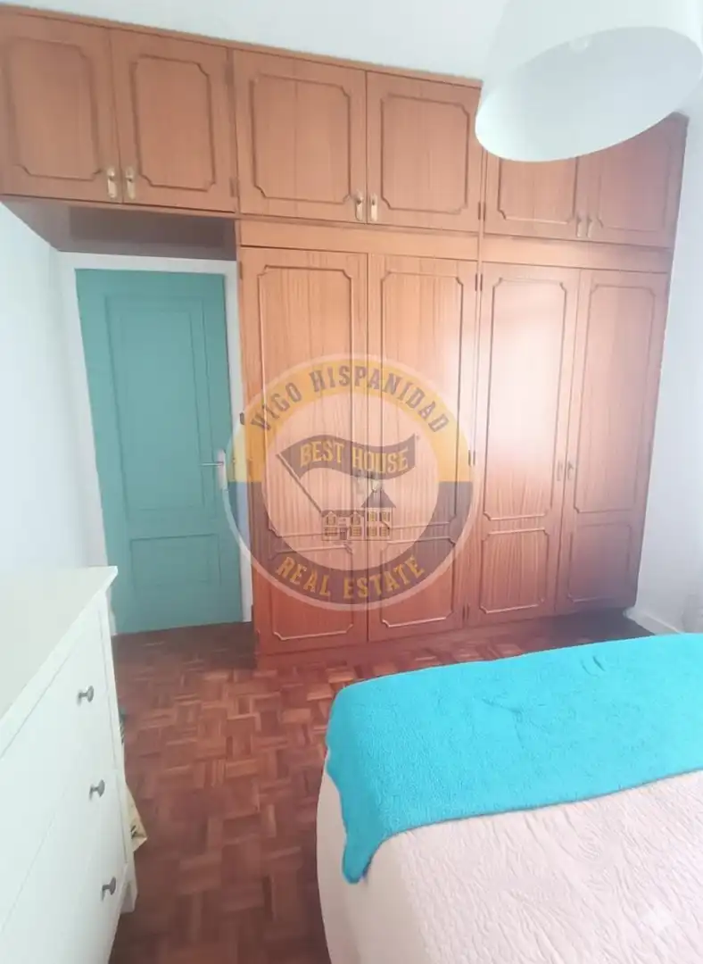 Dormitori de Casa o xalet en venda en Vigo  amb Terrassa i Moblat