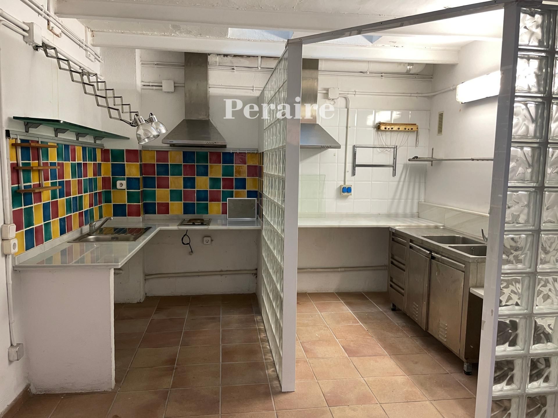 Cuina de Local en venda en  Barcelona Capital amb Aire condicionat