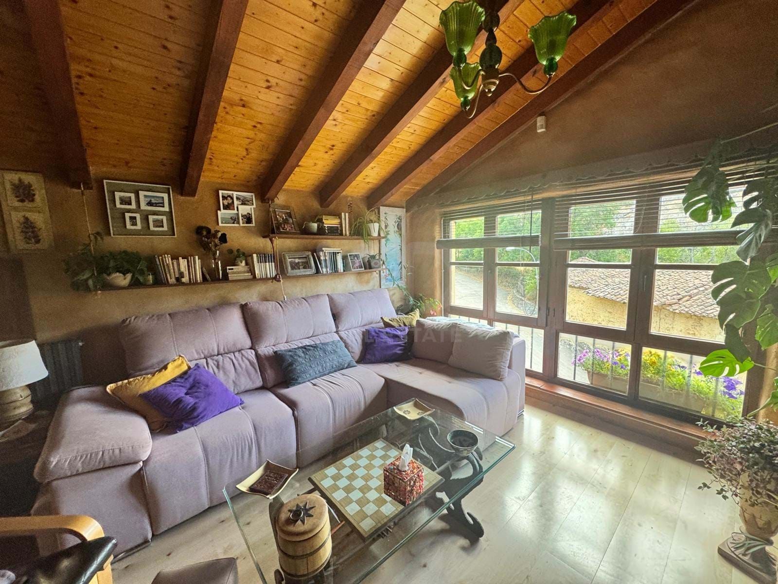 Wohnzimmer von Country house zum verkauf in Carrocera mit Heizung