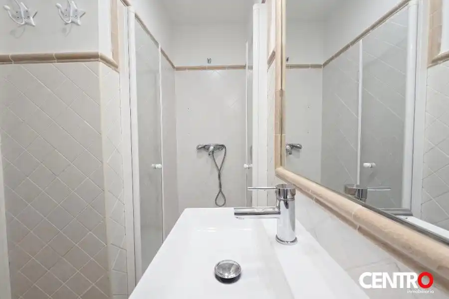 Bany de Apartament de lloguer en Granada amb Aire condicionat