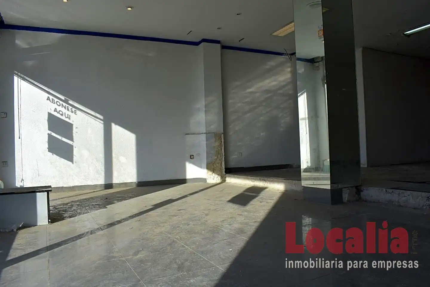 Locale commerciale in vendita a Cuatro Caminos, imagen 2