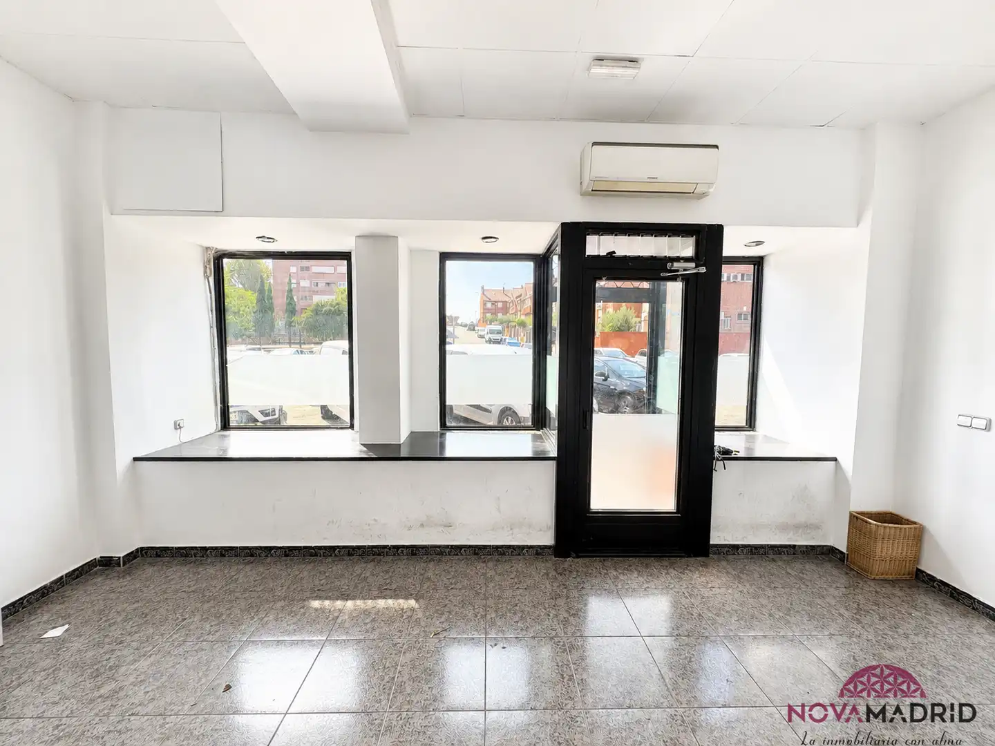 Commercial properties for sale in Fuenlabrada  with Air Conditioner