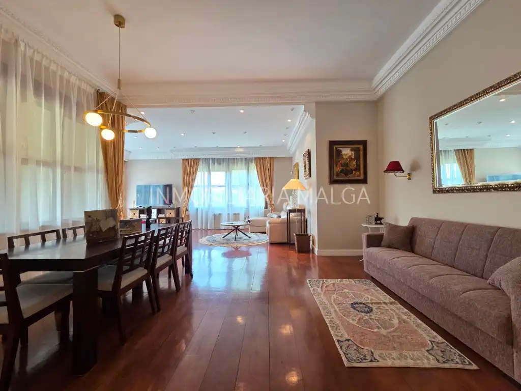 Sala d'estar de Casa o xalet en venda en Colunga amb Calefacció, Jardí privat i Parquet
