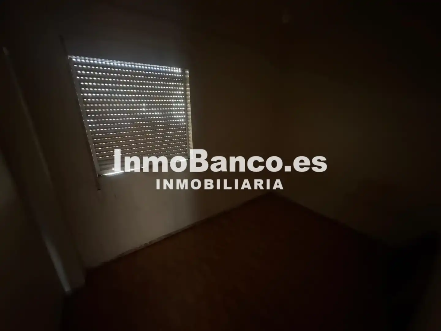Piso en venta en Chiva con Balcón