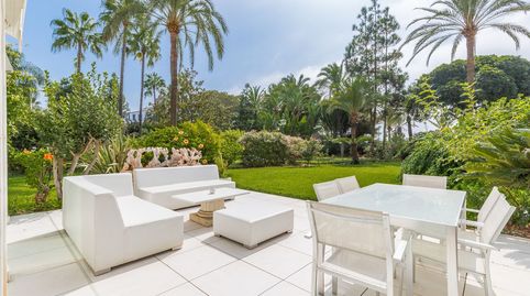 Foto 2 von Erdgeschoss zur Miete in Puerto Banús, Marbella