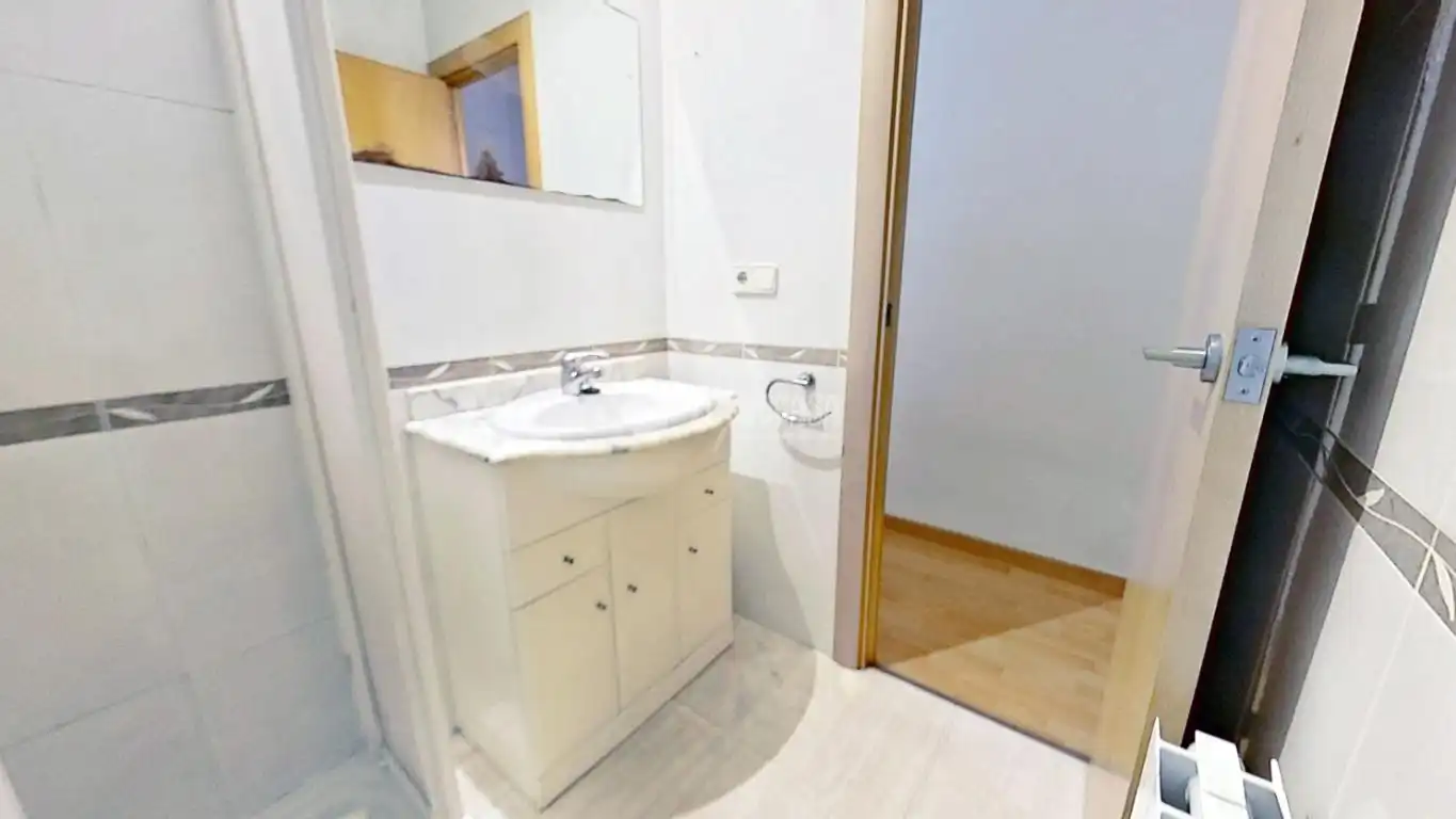 Baño de Piso en venta en Barcelona con Calefacción y Parquet