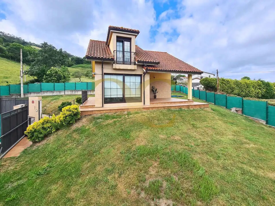 Jardín de Casa o chalet en venta en Gijón  con Calefacción, Jardín privado y Balcón