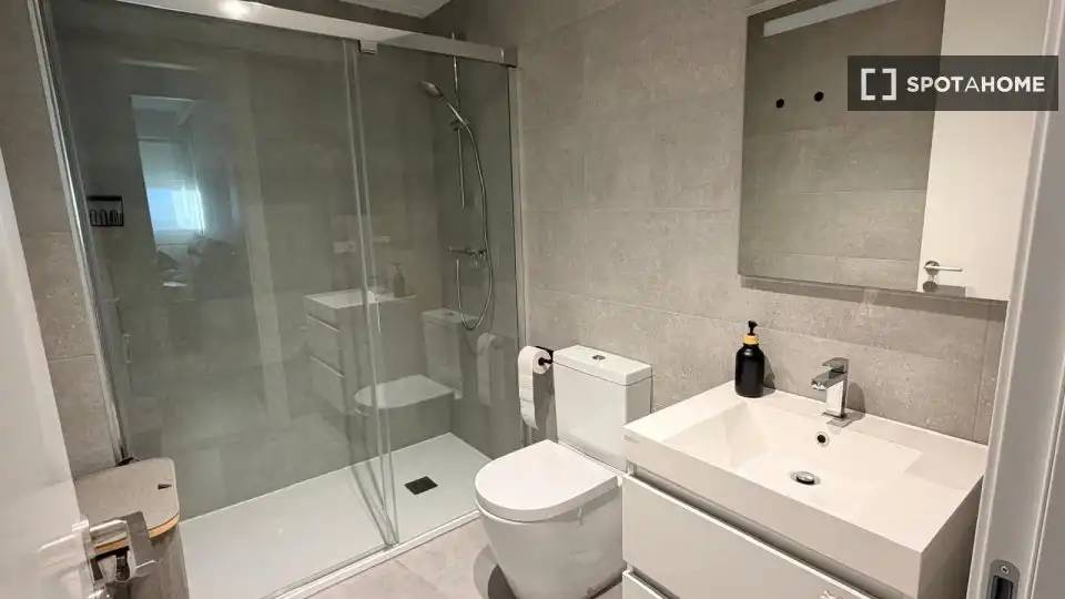 Baño de Apartamento para compartir en Vélez-Málaga con Aire acondicionado, Terraza y Amueblado