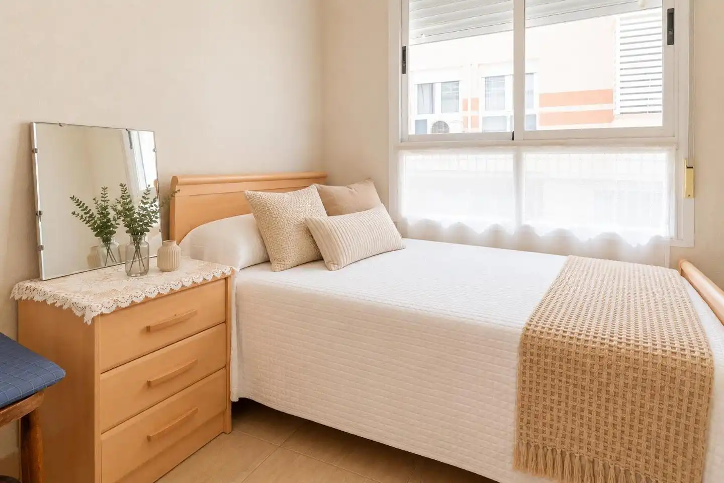 Habitación de Apartamento en venta en Santa Pola con Terraza, Trastero y Amueblado