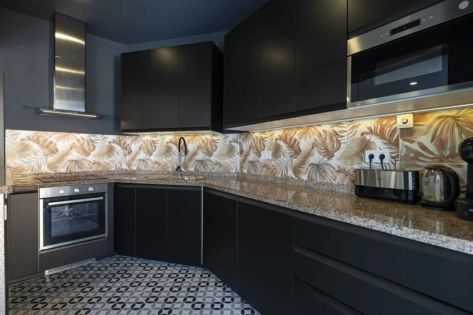 Kitchen of Houses for sale in Benalmádena  with Air Conditioner, Terrace and Swimming Pool
