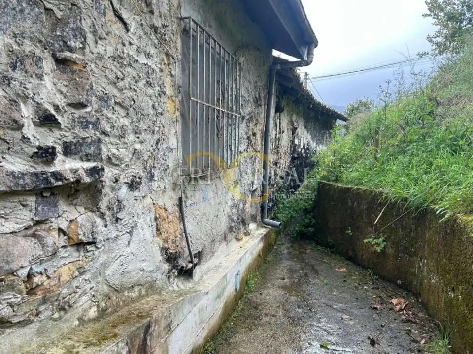 Vista exterior de Casa adosada en venda en Llanes amb Calefacció i Moblat