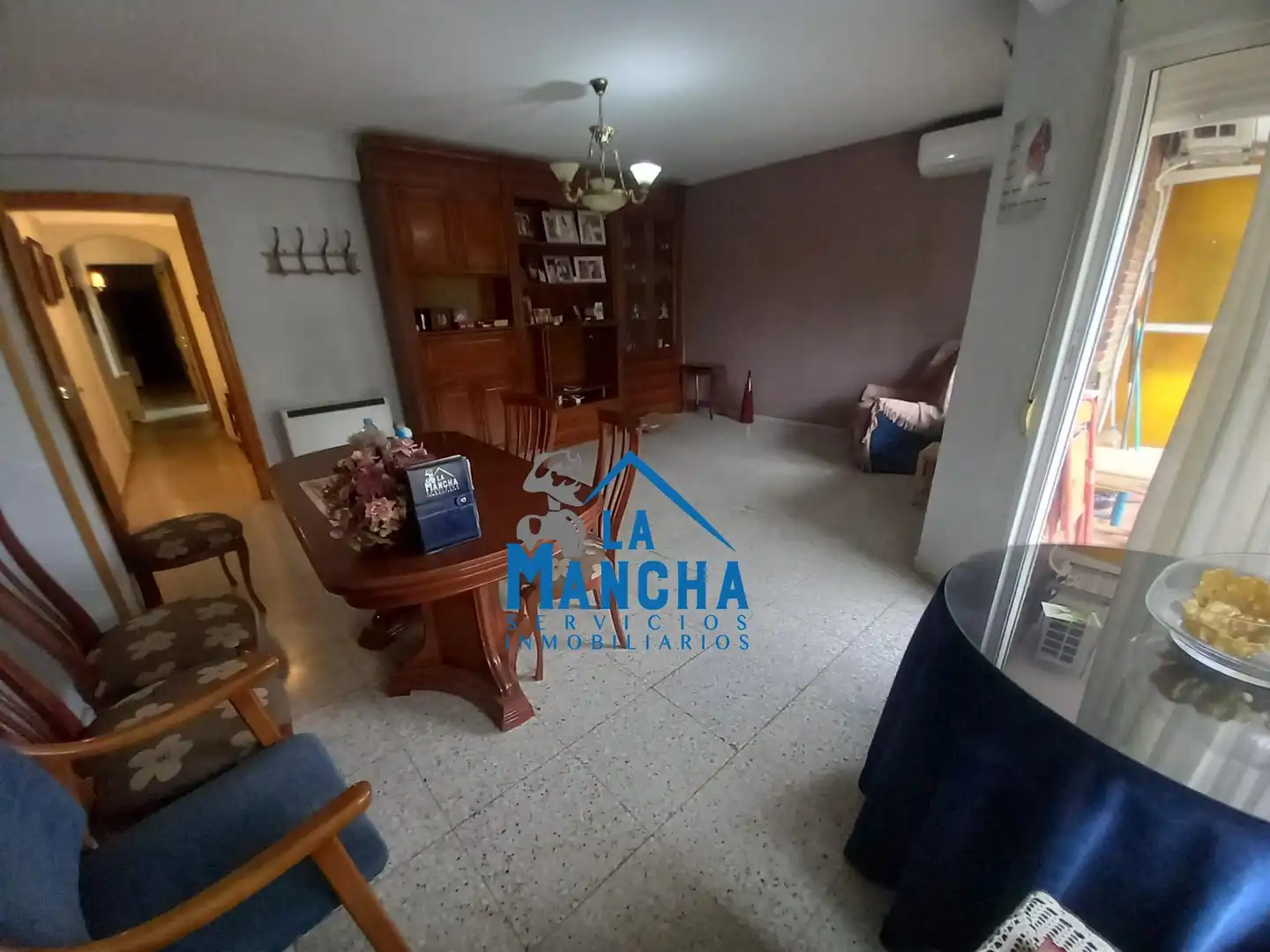Sala de estar de Piso en venta en Albacete con Balcón