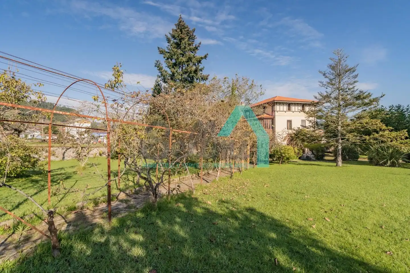 Garden of Houses for sale in Pravia  with Heating, Private garden and Parquet flooring